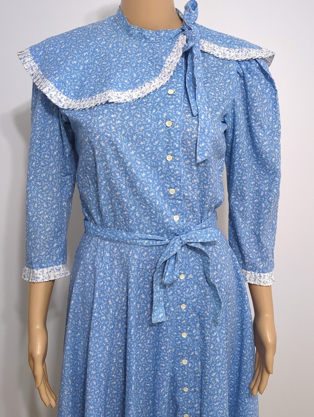 Vintage Foxy Lady Prairie Dress Blue Ditsy Floral Ruffle Collar Made in USA Sz 4 - Picture 5 of 7